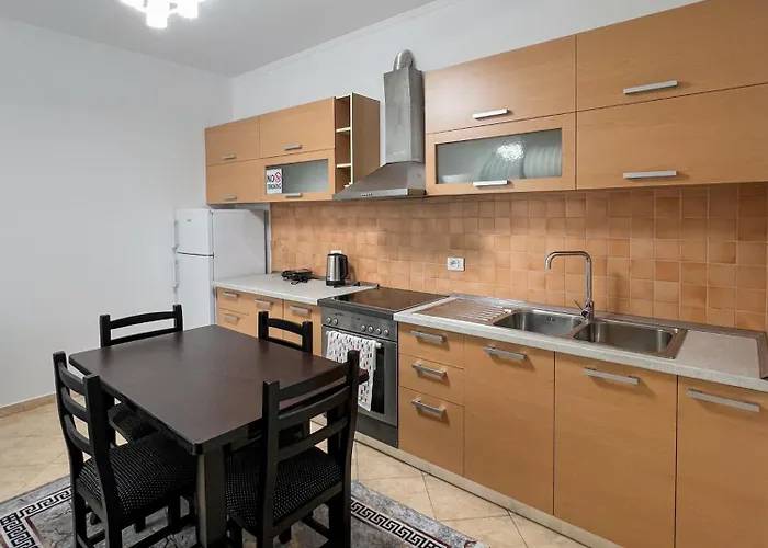 Tirana City Stay Apartments ティラナ